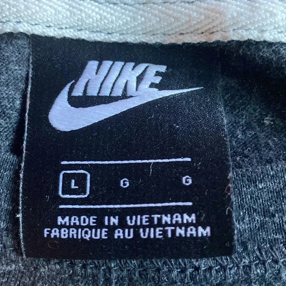Nike Sportswear Tee - Picture 3 of 3